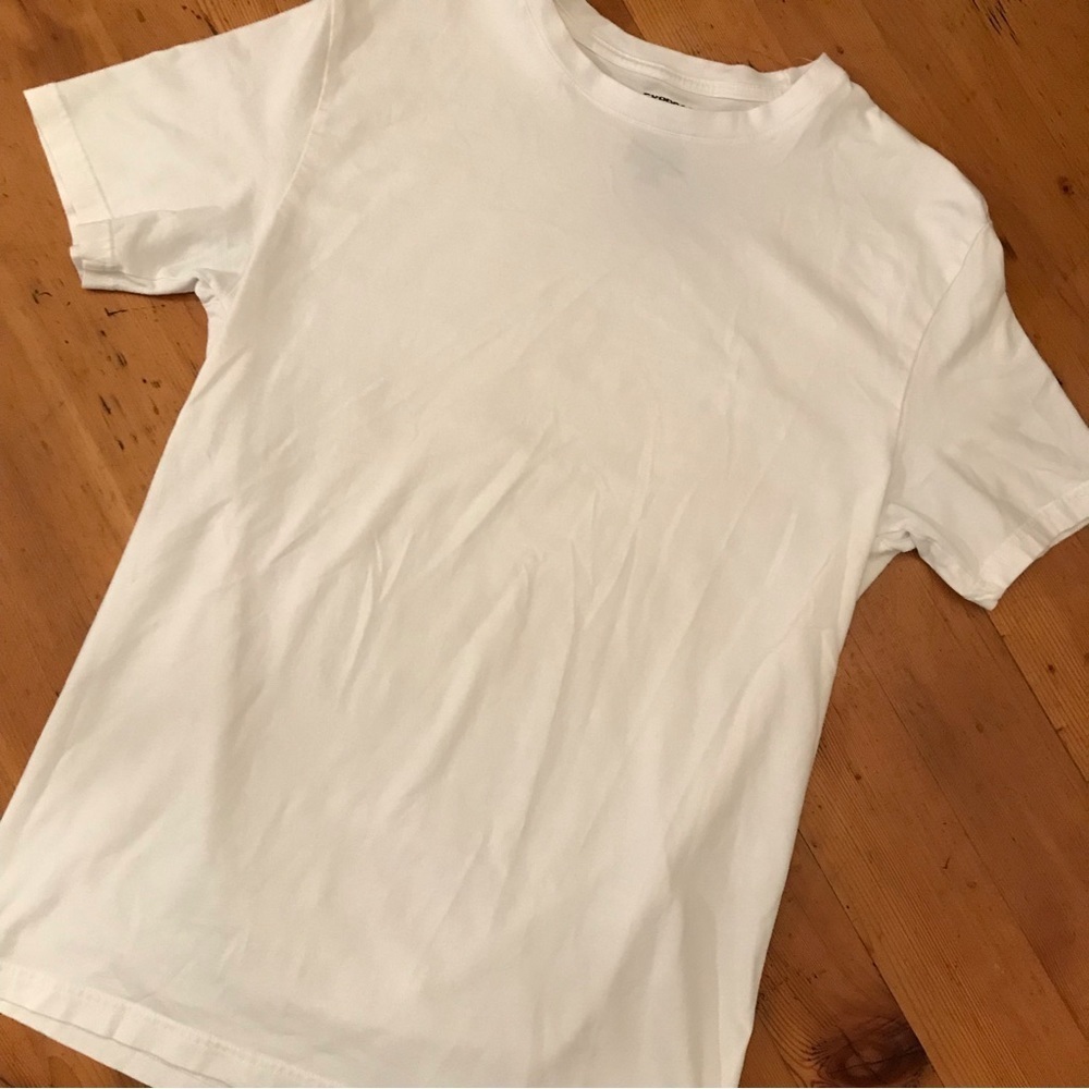 ▪️EXPRESS Basic White Tee - Picture 2 of 5